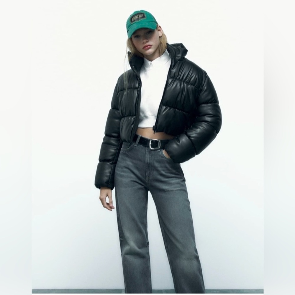 Zara Black FAUX LEATHER PUFFER JACKET. 
Size XS